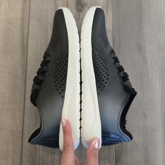 CROCS Literide Pacers - Picture 4 of 10